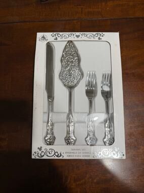 Disney Parks Fairytale Weddings Cake Serving Set
